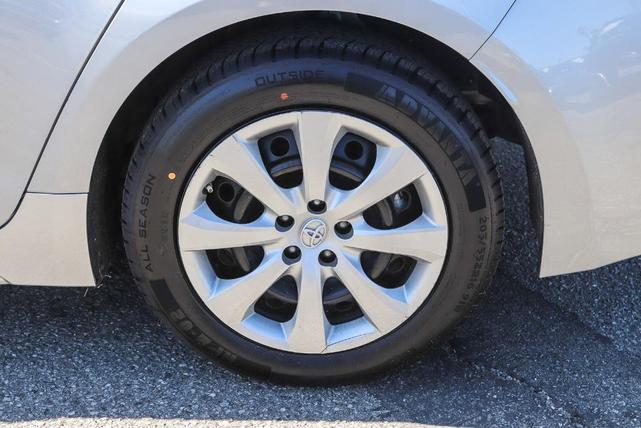Photo of 2022 Classic Silver Metallic Toyota Corolla