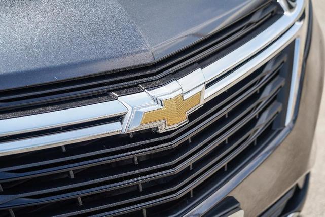 Photo of 2023 Gray Chevrolet Equinox