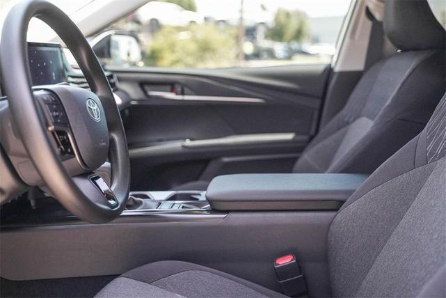 Photo of 2025 Midnight Black Metallic Toyota Camry
