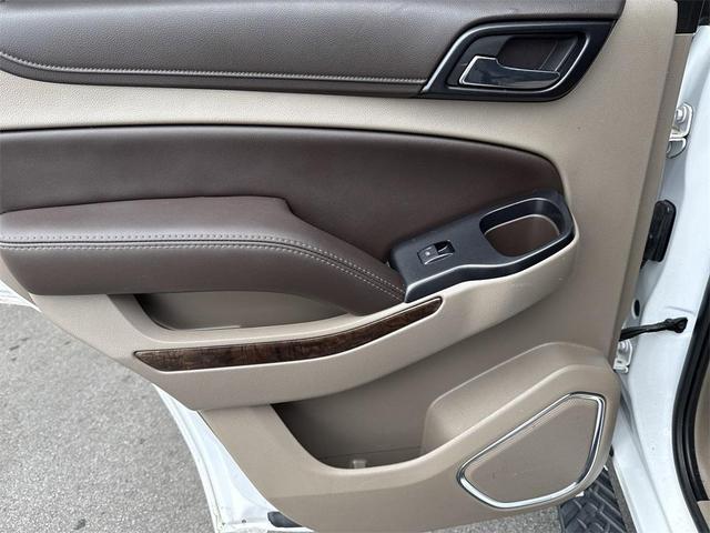 Photo of 2017 Summit White Chevrolet Tahoe