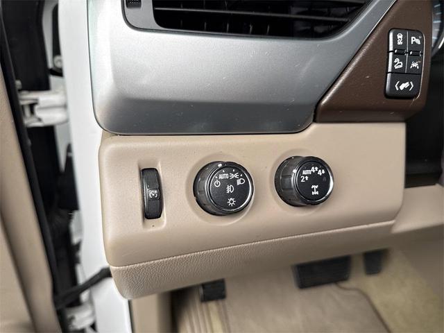 Photo of 2017 Summit White Chevrolet Tahoe