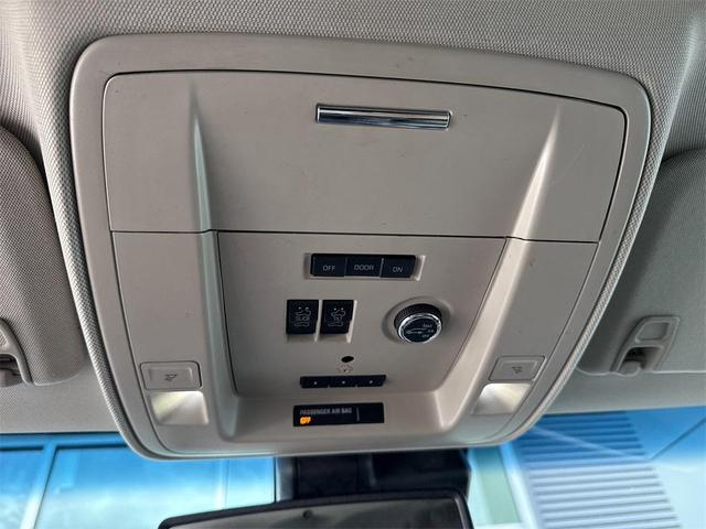 Photo of 2017 Summit White Chevrolet Tahoe