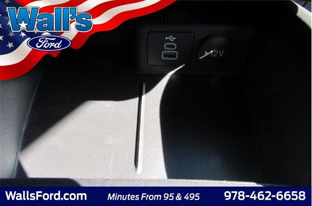 Photo of 2025 Agate Black Metallic Ford Escape