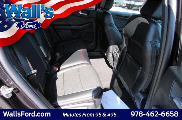 Photo of 2025 Agate Black Metallic Ford Escape