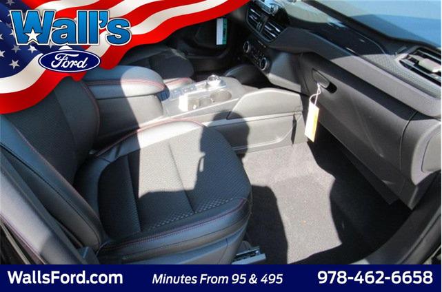 Photo of 2025 Agate Black Metallic Ford Escape