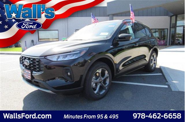 Photo of 2025 Agate Black Metallic Ford Escape