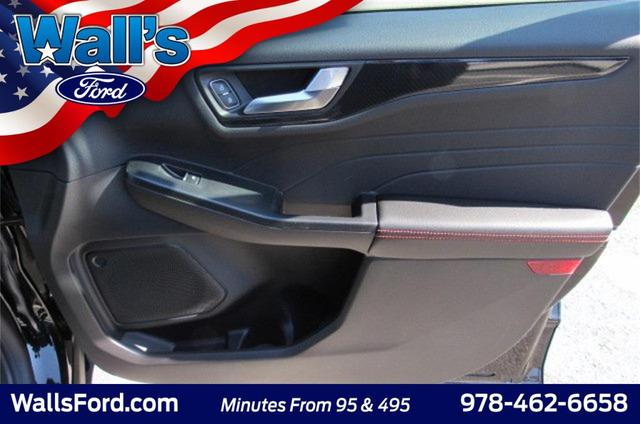 Photo of 2025 Agate Black Metallic Ford Escape