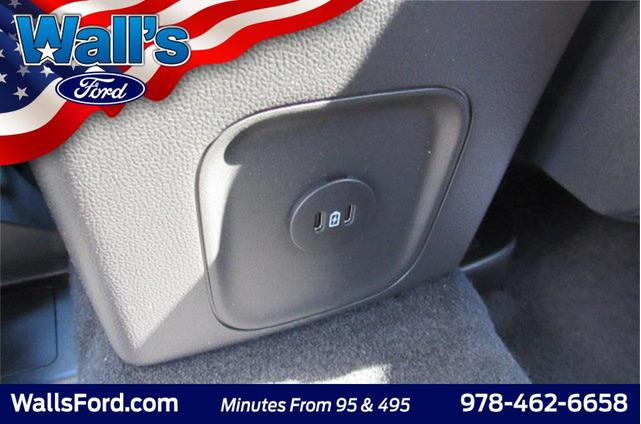 Photo of 2025 Agate Black Metallic Ford Escape