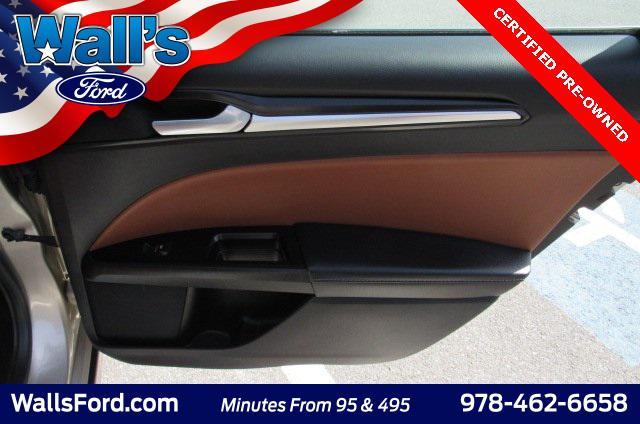 Photo of 2019 White Gold Ford Fusion