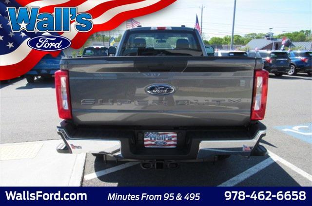 Photo of 2025 Carbonized Gray Metallic Ford F-250