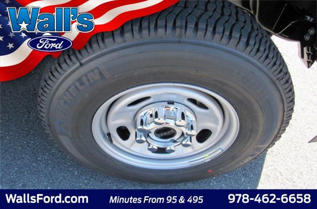 Photo of 2025 Carbonized Gray Metallic Ford F-250
