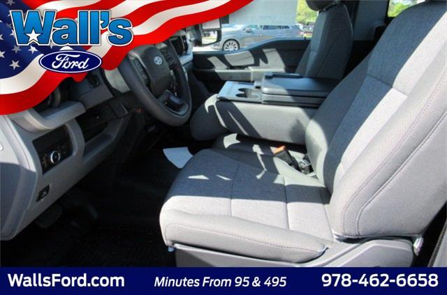 Photo of 2025 Carbonized Gray Metallic Ford F-250