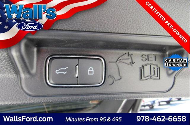 Photo of 2022 Carbonized Gray Metallic Ford Explorer
