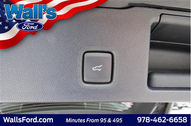 Photo of 2025 Agate Black Metallic Ford Escape