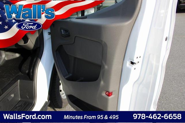 Photo of 2025 Oxford White Ford Transit-250