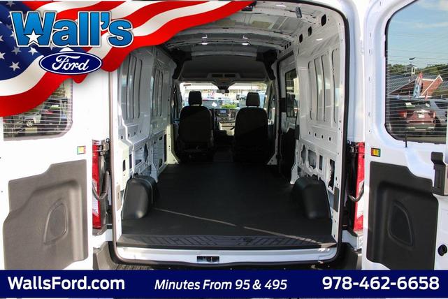 Photo of 2025 Oxford White Ford Transit-250
