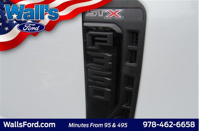 Photo of 2025 Oxford White Ford F-350