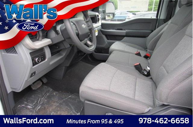 Photo of 2025 Oxford White Ford F-350