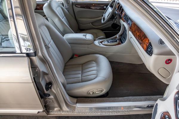 Photo of 1998 Topaz Jaguar XJ8