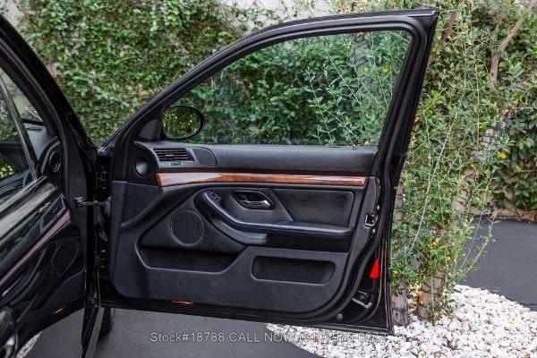Photo of 2000 Jet Black BMW M5