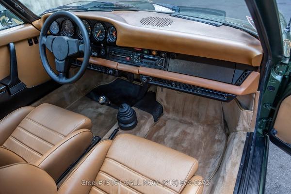 Photo of 1975 Green Porsche 911