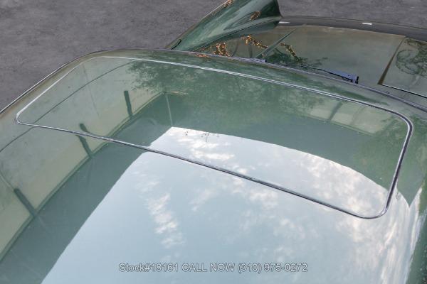 Photo of 1975 Green Porsche 911