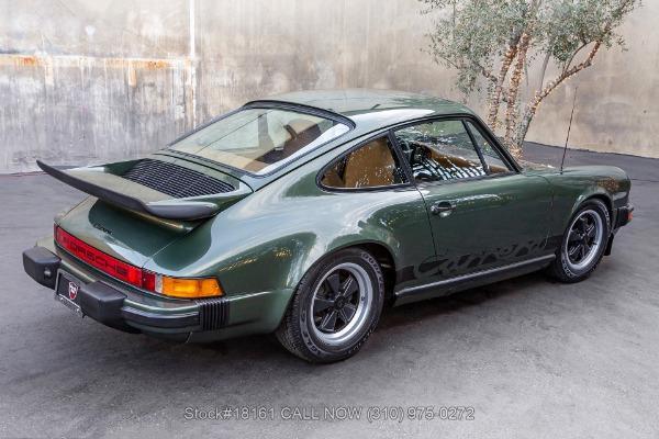 Photo of 1975 Green Porsche 911