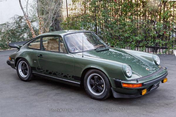 Photo of 1975 Green Porsche 911
