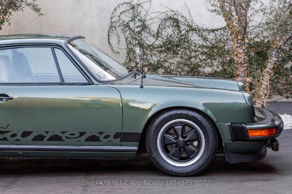 Photo of 1975 Green Porsche 911
