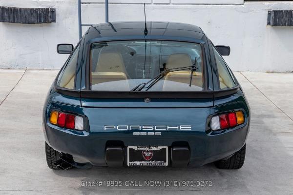 Photo of 1985 Prussian Blue Metallic Porsche 928