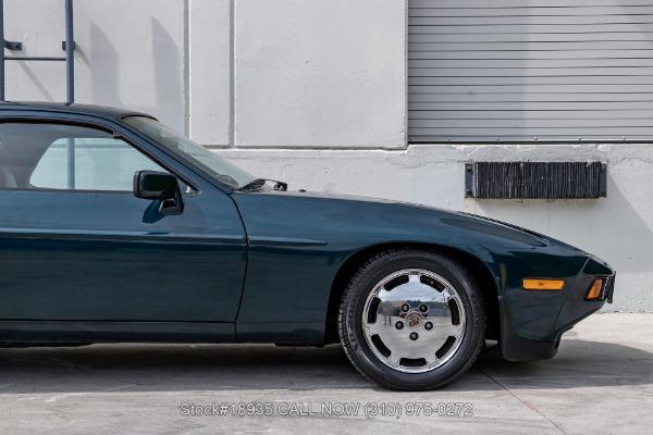 Photo of 1985 Prussian Blue Metallic Porsche 928