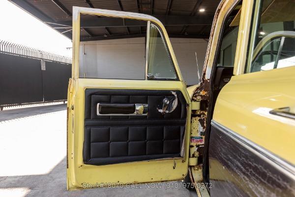 Photo of 1975 Sunburst Yellow International Travelall