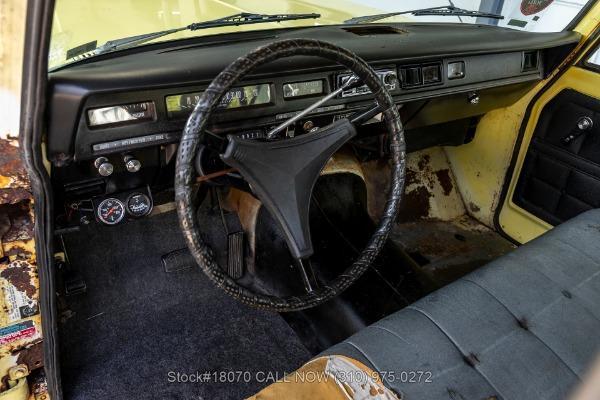 Photo of 1975 Sunburst Yellow International Travelall