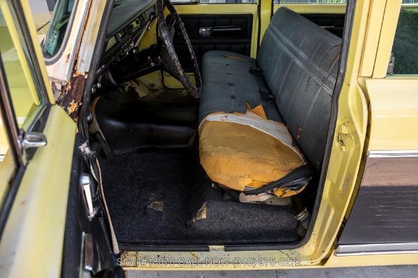 Photo of 1975 Sunburst Yellow International Travelall