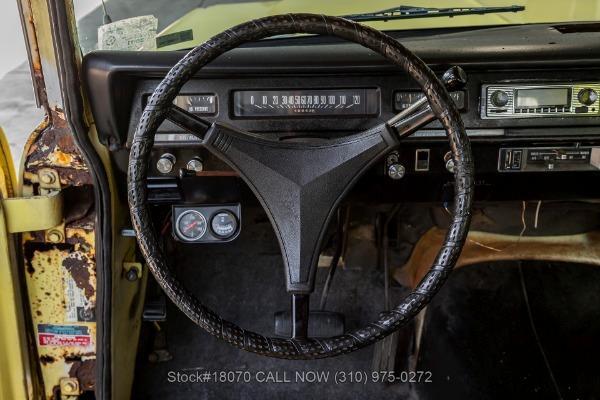 Photo of 1975 Sunburst Yellow International Travelall