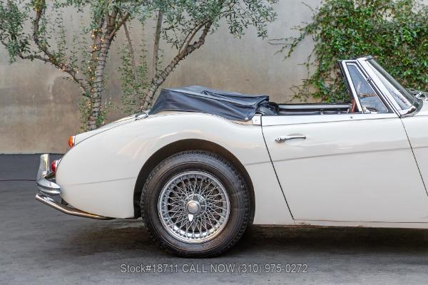 Photo of 1966 White Austin-Healey 3000 Mk III