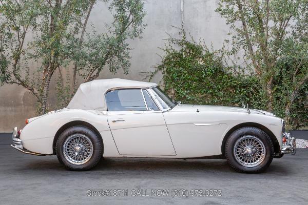 Photo of 1966 White Austin-Healey 3000 Mk III