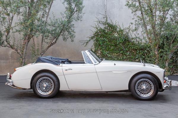 Photo of 1966 White Austin-Healey 3000 Mk III