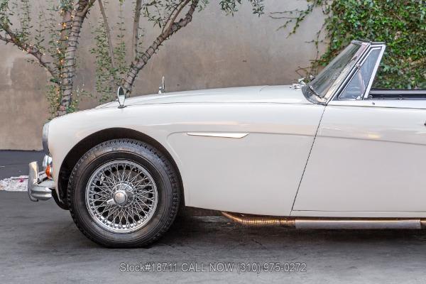 Photo of 1966 White Austin-Healey 3000 Mk III