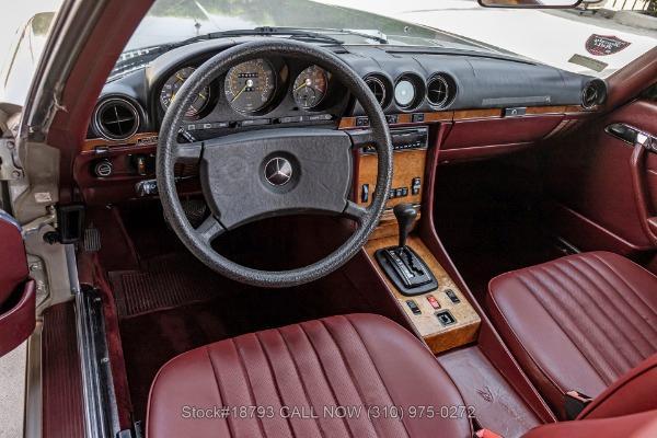 Photo of 1985 Smoke Silver Metallic Mercedes-Benz SL-Class