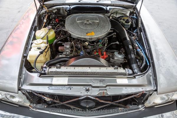 Photo of 1986 Metallic Mercedes-Benz SL-Class