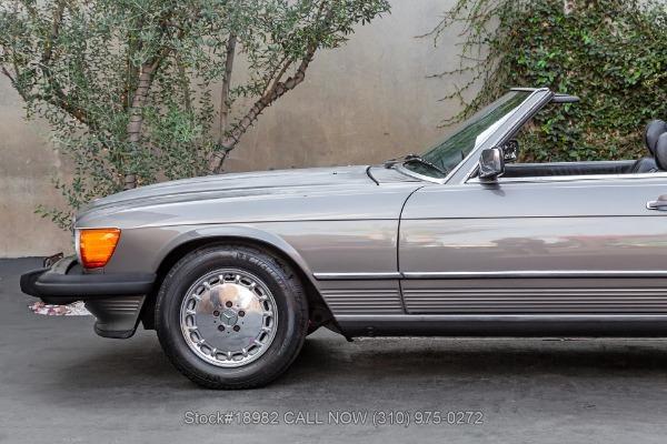 Photo of 1986 Metallic Mercedes-Benz SL-Class