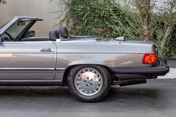 Photo of 1986 Metallic Mercedes-Benz SL-Class