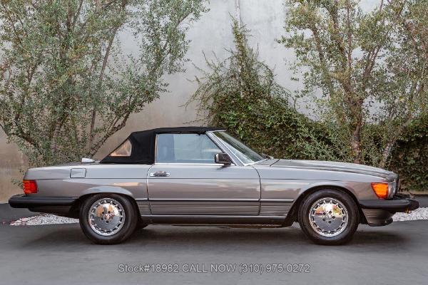 Photo of 1986 Metallic Mercedes-Benz SL-Class