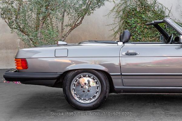 Photo of 1986 Metallic Mercedes-Benz SL-Class