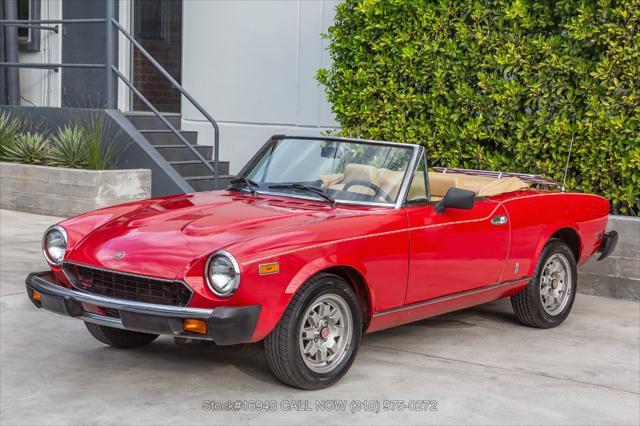 Photo of 1979 Red FIAT Spider 2000