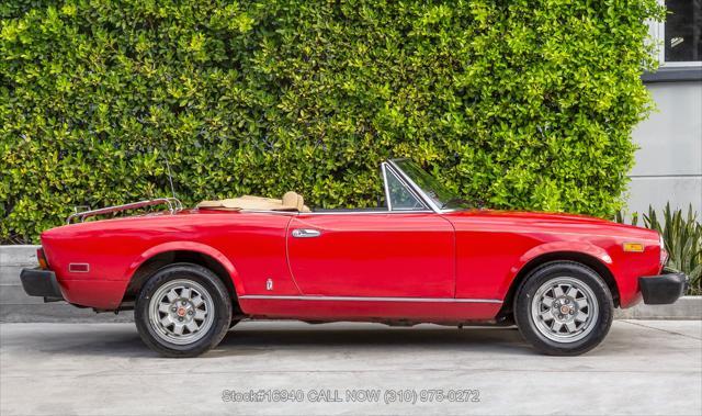 Photo of 1979 Red FIAT Spider 2000