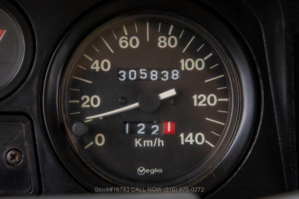 Photo of 1989 White Land Rover Defender