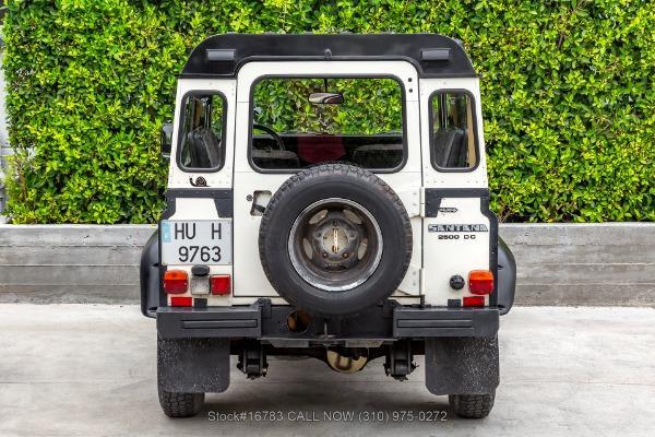Photo of 1989 White Land Rover Defender