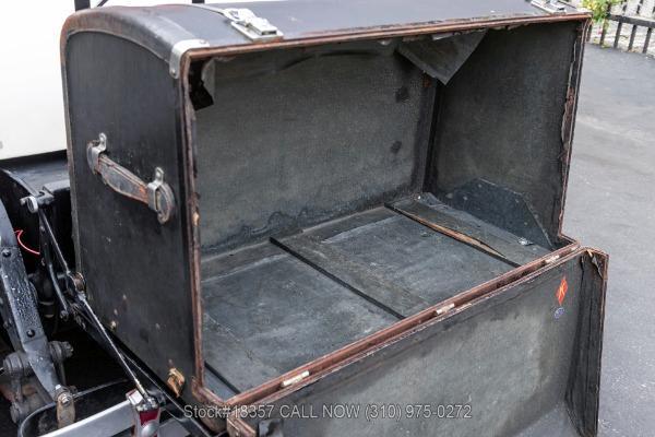 Photo of 1929 Ivory Packard 640
